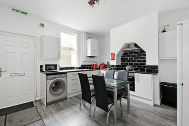 3 bed house, Neill Road, Sharrowvale, Sheffield, S118QH - Image 1