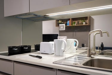 Luxury at Castle Way, 119 High Street, City Centre, Southampton, SO142AA - Image 5