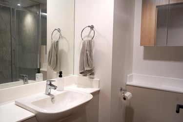 Luxury at Castle Way, 119 High Street, City Centre, Southampton, SO142AA - Image 11