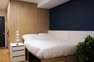 Luxury at Castle Way, 119 High Street, City Centre, Southampton, SO142AA - Image 2