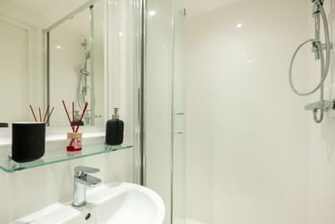 Gold Studio With a Terrace at Centre Court, Alfreton Road, Lenton, Nottingham, NG73NS - Image 5