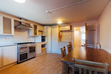 4 bed house, Moorhen Way, City Centre, Loughborough, LE113HH - Image 2