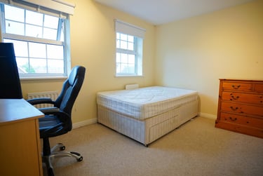 4 bed house, Goldfinch Close, City Centre, Loughborough, LE113HG - Image 2