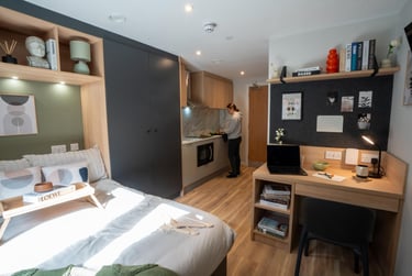 Classic Studio Plus, Standard Floors - Image 1