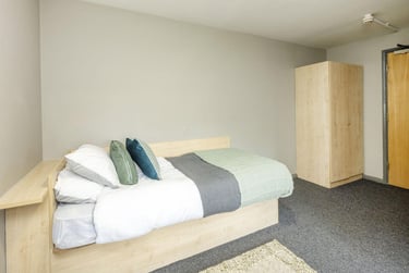 Premium Ensuite at Calthorpe Court, Pershore Road, Edgbaston, Birmingham, B57QF - Image 2