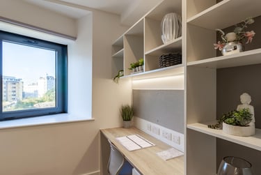 4 Bed Classic Ensuite at Saltwater Place, Notte Street, The Hoe, Plymouth, PL12RQ - Image 2