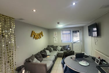 7 bed house, Treherbert Street, Cathays, Cardiff, CF244JN - Image 1