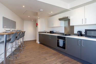 5 Bed Premium Ensuite at Saltwater Place, Notte Street, The Hoe, Plymouth, PL12RQ - Image 10