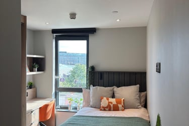 Modern Standard Ensuite - Image 3