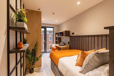 Modern Standard Ensuite - Image 1