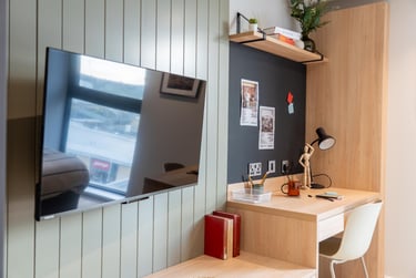 Deluxe Studio, Upper Tower at Fusion Brent Cross Town, 145 Claremont Road, Brent Cross, London, NW21FE - Image 4