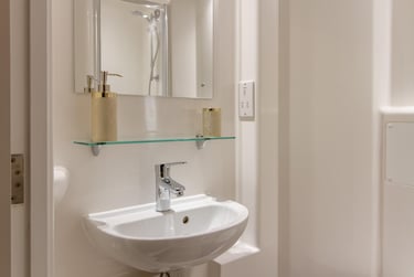 Premium Studio at Dean Street Works, 13-19 Dean Street, Near University, Bristol, BS28SF - Image 11