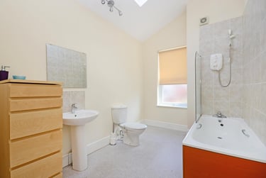4 bed house, Hunter House Road, Sharrowvale, Sheffield, S118TU - Image 3