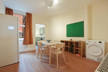 4 bed house, Junction Road, Sharrowvale, Sheffield, S118XA - Image 1