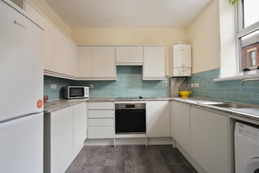 5 bed house, Countess Road, Highfield, Sheffield, S14TE - Image 2