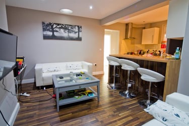 6 bed house, Rolleston Drive, Lenton, Nottingham, NG71LA - Image 1