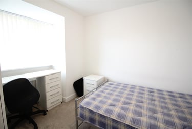 6 bed house, Summer Crescent, Lenton Abbey, Nottingham, NG92GX - Image 3