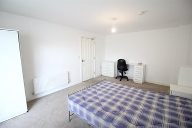 6 bed house, Summer Crescent, Lenton Abbey, Nottingham, NG92GX - Image 13