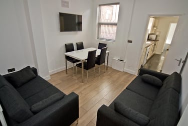 5 bed house, Frederick Grove, Lenton, Nottingham, NG71SG - Image 1