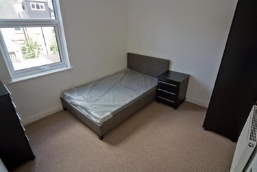 5 bed house, Frederick Grove, Lenton, Nottingham, NG71SG - Image 2