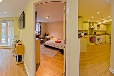 6 bed house, Park Road, Lenton, Nottingham, NG71LB - Image 2