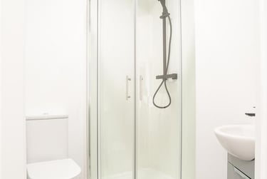 5 bed house, Queens Road East, Lenton Abbey, Nottingham, NG92LD - Image 3