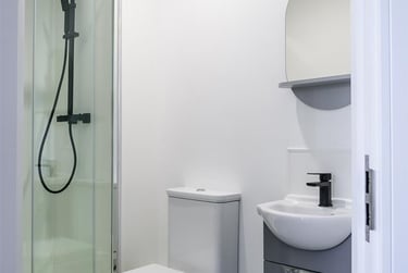 9 bed house, Queens Road East, Lenton Abbey, Nottingham, NG92LD - Image 4