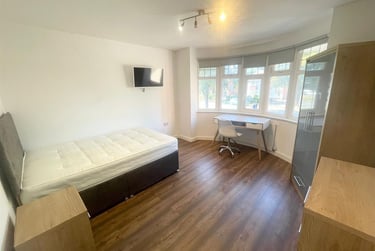 6 bed house, Queens Road East, Lenton Abbey, Nottingham, NG92GN - Image 4