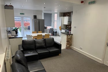 6 bed house, Radcliffe Road, West Bridgford, Nottingham, NG25HH - Image 1