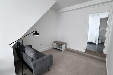 3 bed house, Hungerford Road, Twerton, Bath, BA13BX - Image 2
