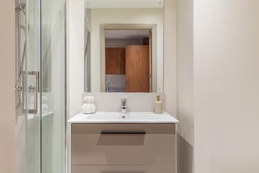 Classic Plus Studio at Ryan Hall, 28 Elmwood Avenue, Queen's Quarter, Belfast, BT96AY - Image 11