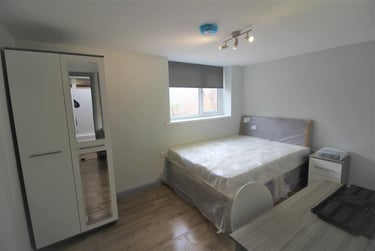 6 bed house, Forsythia Gardens, Lenton, Nottingham, NG72LW - Image 1