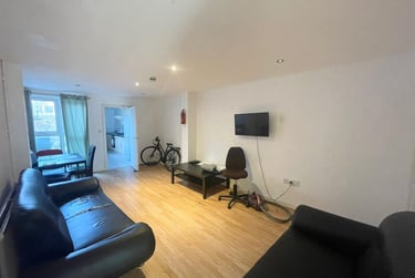 6 bed house, Frederick Grove, Lenton, Nottingham, NG71SG - Image 1