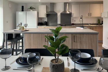 Premium Townhouse Ensuite - Image 8