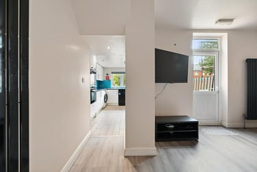 7 bed house, Cemetery Road, Sharrow, Sheffield, S118FQ - Image 2