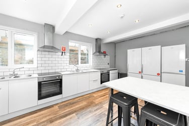 12 bed house, Waverley Street, Arboretum, Nottingham, NG74DX - Image 3