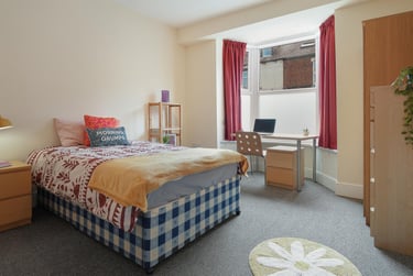 5 bed house, Denham Road, Sharrow, Sheffield, S118NE - Image 2