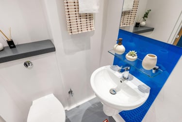 Premium Ensuite at Hollis Wharf, Lower Bristol Road, Oldfield Park, Bath, BA21FH - Image 5