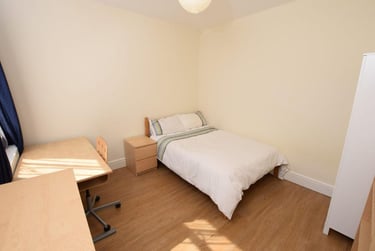 6 bed house, Rothesay Avenue, Radford, Nottingham, NG71PU - Image 2