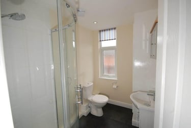 6 bed house, Rothesay Avenue, Radford, Nottingham, NG71PU - Image 9