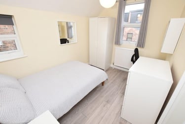 5 bed house, Rothesay Avenue, Radford, Nottingham, NG71PU - Image 1