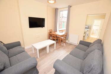 5 bed house, Rothesay Avenue, Radford, Nottingham, NG71PU - Image 2