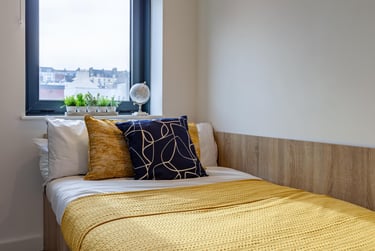 Deluxe Studio at Saltwater Place, Notte Street, The Hoe, Plymouth, PL12RQ - Image 2