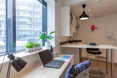 Classic Studio at Saltwater Place, Notte Street, The Hoe, Plymouth, PL12RQ - Image 4