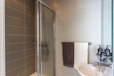 Premium Studio at Saltwater Place, Notte Street, The Hoe, Plymouth, PL12RQ - Image 13