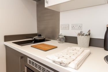 Premium Studio at Saltwater Place, Notte Street, The Hoe, Plymouth, PL12RQ - Image 6