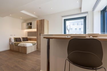 Premium Studio at Saltwater Place, Notte Street, The Hoe, Plymouth, PL12RQ - Image 4