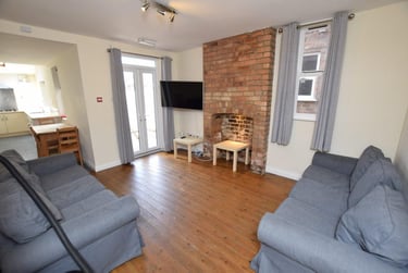 6 bed house, Johnson Road, Lenton, Nottingham, NG72BX - Image 1