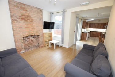 6 bed house, Dunlop Avenue, Lenton, Nottingham, NG72BW - Image 1