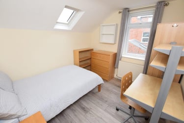 6 bed house, Dunlop Avenue, Lenton, Nottingham, NG72BW - Image 3